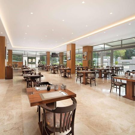 Ramada Plaza By Wyndham Istanbul Atakoy Hotel Exterior foto