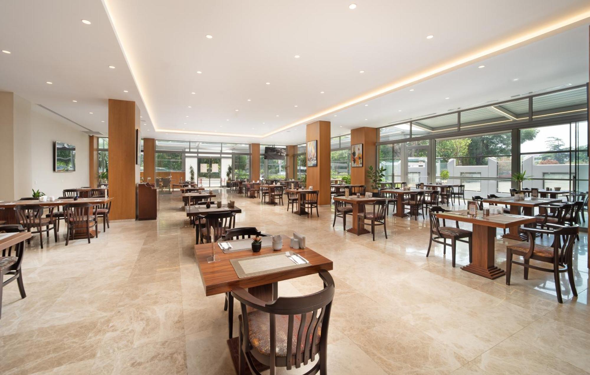 Ramada Plaza By Wyndham Istanbul Atakoy Hotel Exterior foto