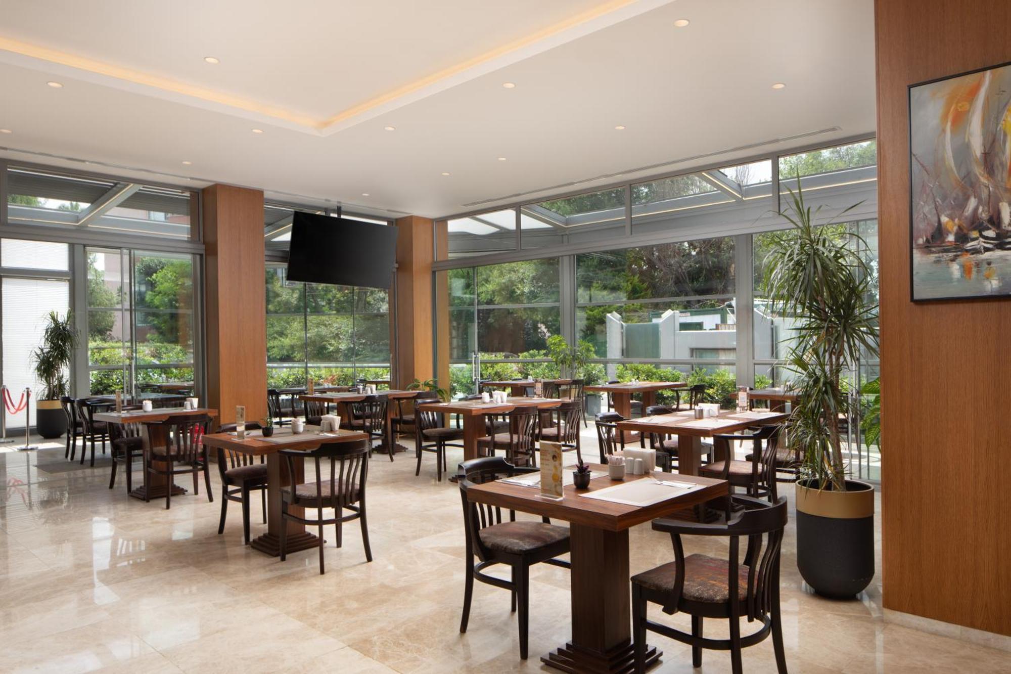 Ramada Plaza By Wyndham Istanbul Atakoy Hotel Exterior foto
