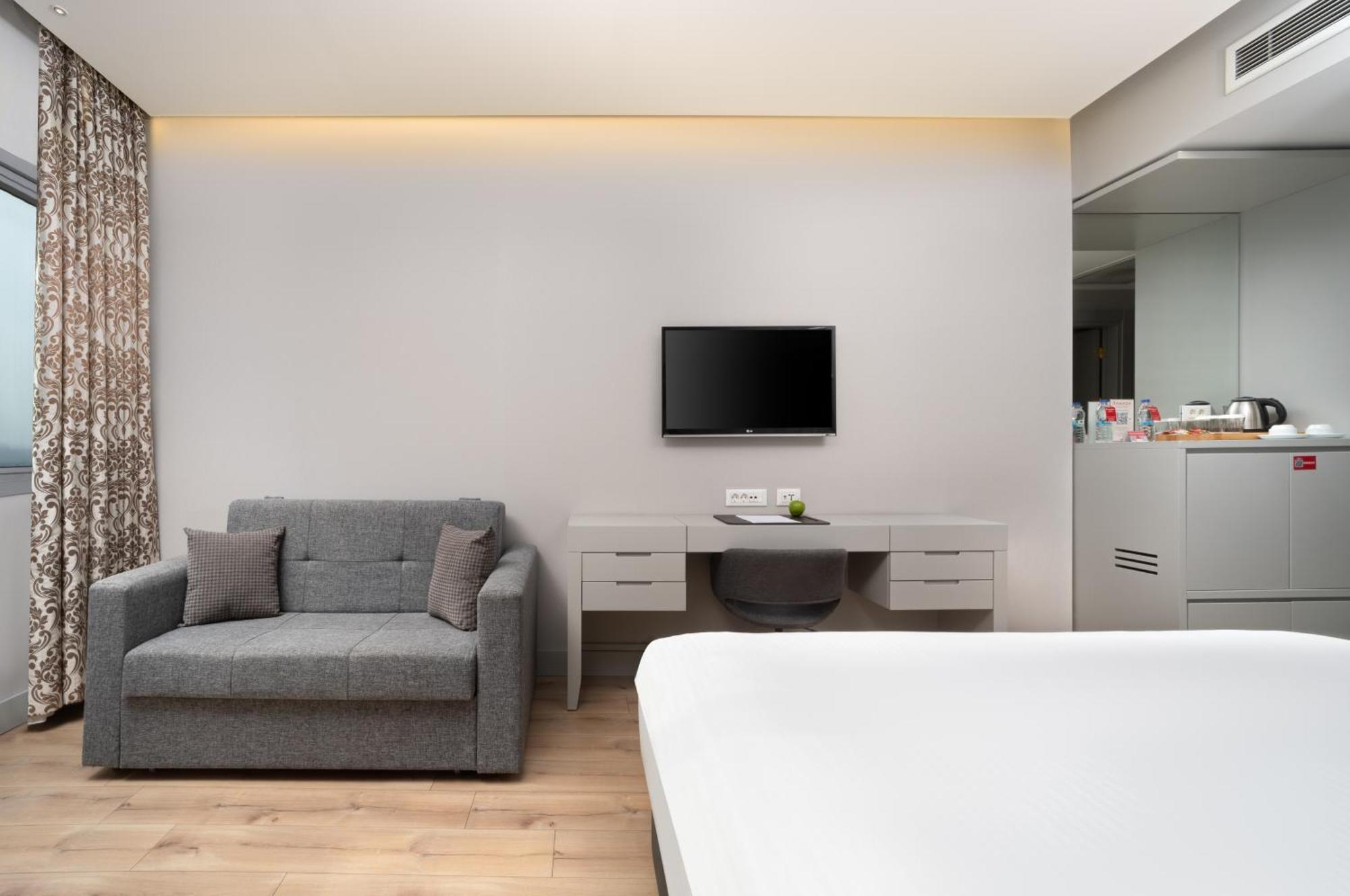 Ramada Plaza By Wyndham Istanbul Atakoy Hotel Exterior foto