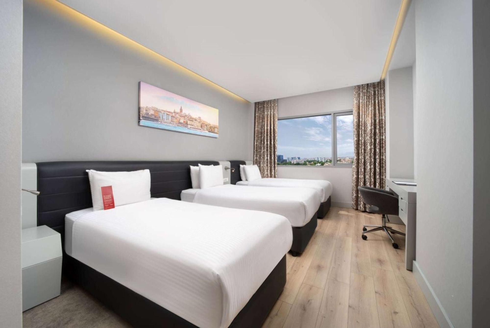 Ramada Plaza By Wyndham Istanbul Atakoy Hotel Exterior foto