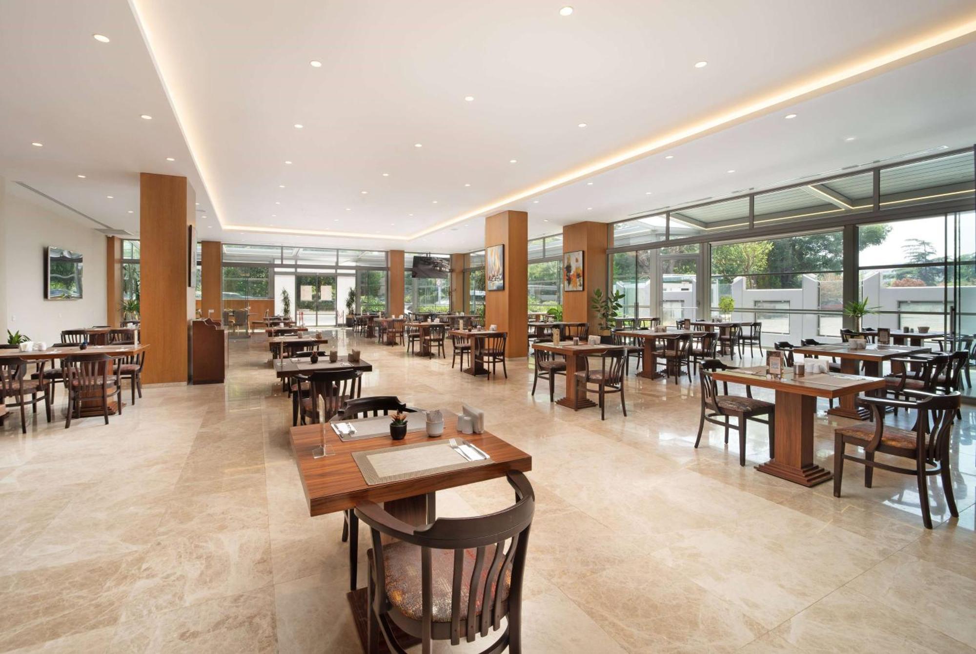 Ramada Plaza By Wyndham Istanbul Atakoy Hotel Exterior foto