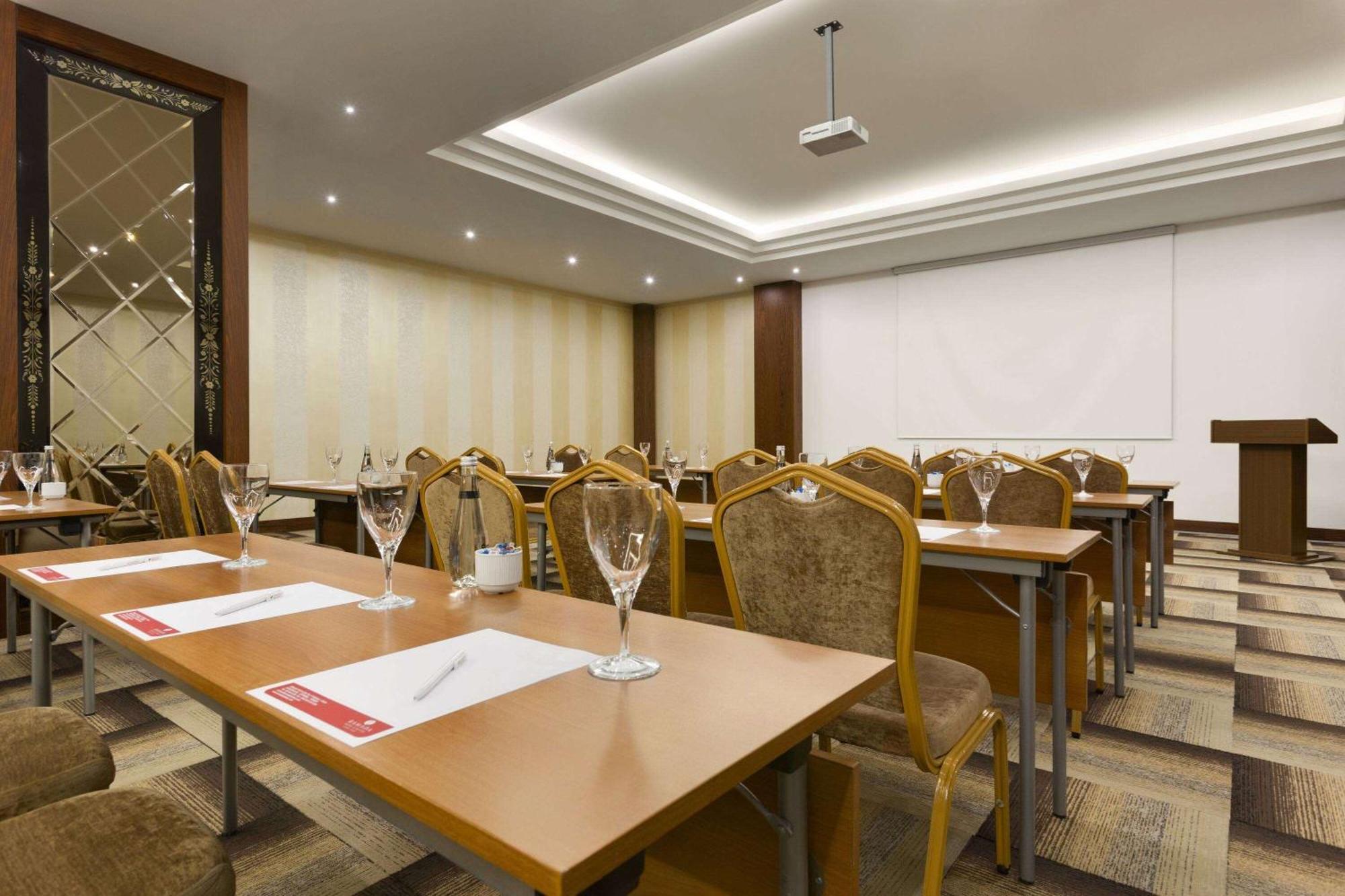 Ramada Plaza By Wyndham Istanbul Atakoy Hotel Exterior foto